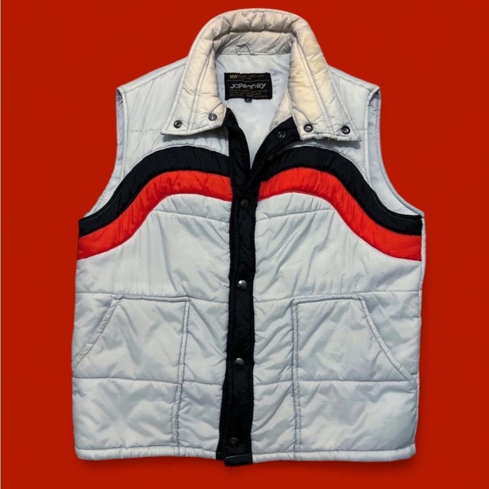 Unisex Vintage JCPenney Slight Puffer Vest In good vintage condition. Tagged M.